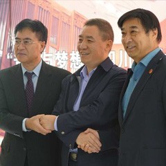 庄闲和游戏再出手公益，为四川25所小学捐赠庄闲和游戏高科技钢琴